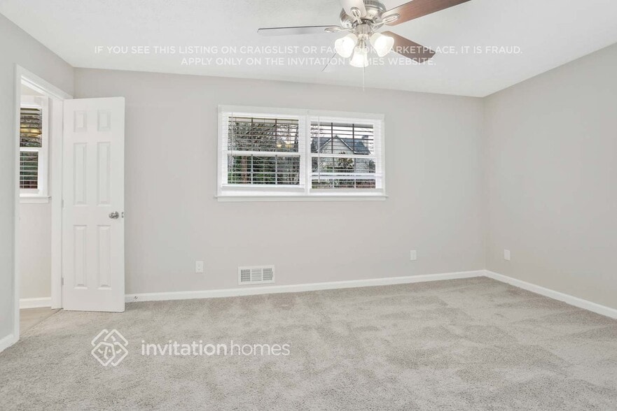 Building Photo - 2082 Cezar Dr