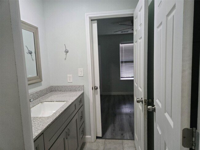 Building Photo - 22061 Russell Dr