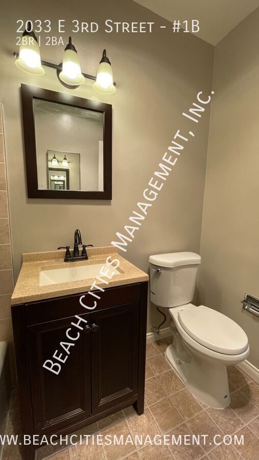 Building Photo - 2033 E 3rd St