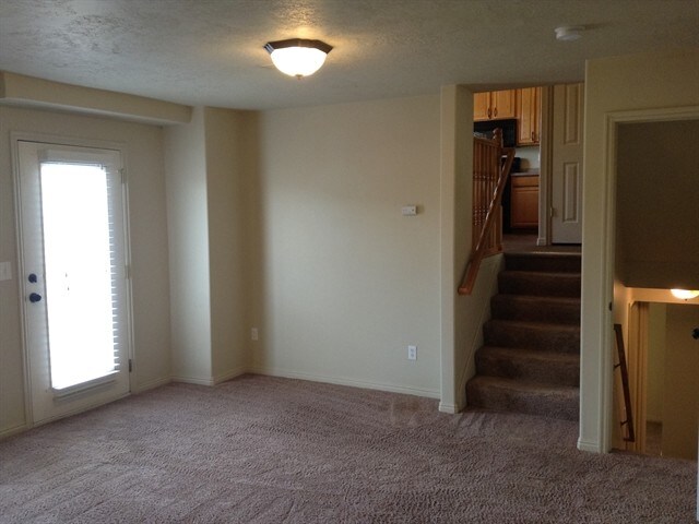 Building Photo - 612 E 550 N