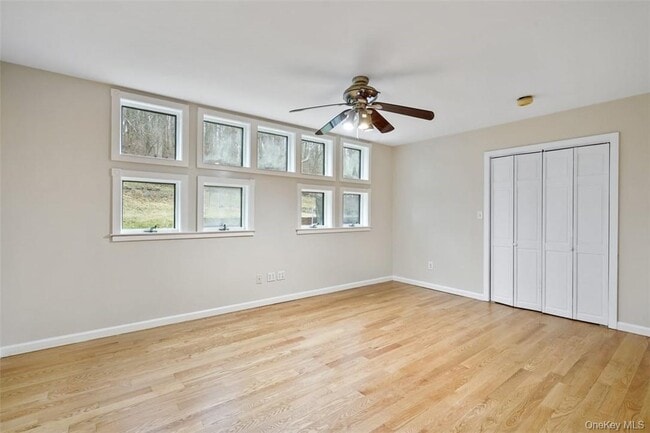 Building Photo - 17 Valley Dr