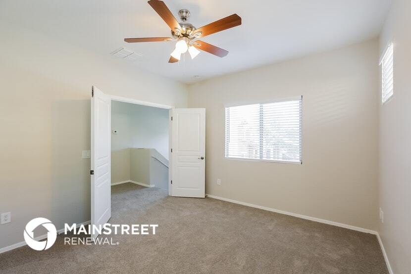 Building Photo - 9548 E Bramble Ave