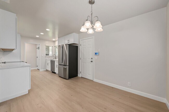 Building Photo - Remodeled 3BD/2BA Home with Award Winning Schools!