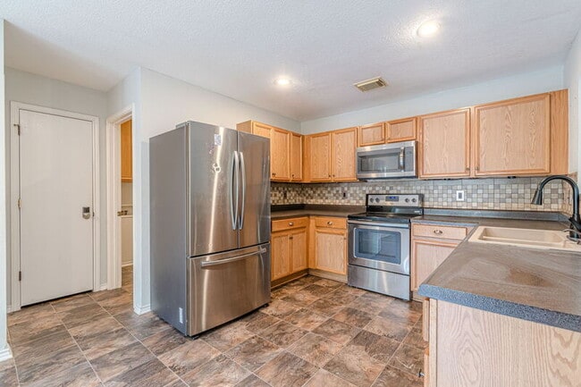 Building Photo - 164 Springtree Hollow