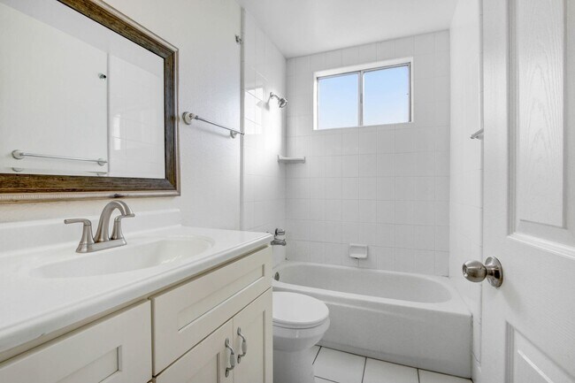 Building Photo - Coming soon! Single Story 3/2 Move-In Read...