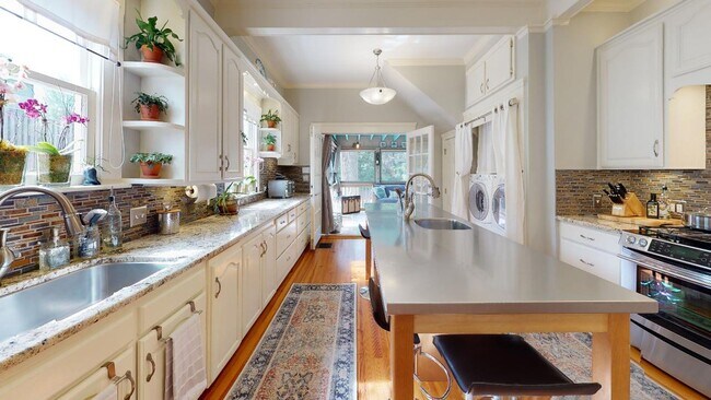 Building Photo - Fully furnished Dilworth Bungalow Home