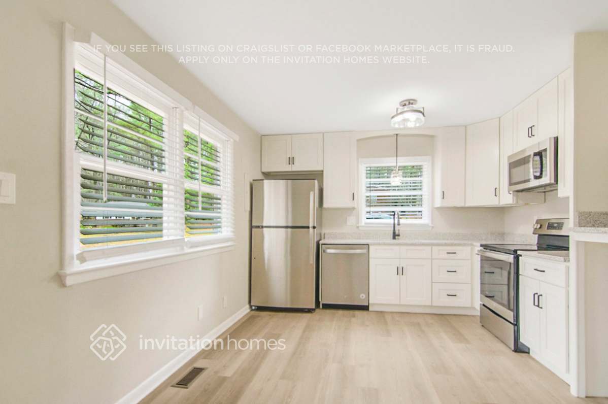 Building Photo - 1700 Woodland Rd