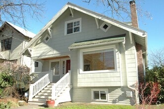 Building Photo - 4bd/2.5ba Seattle House
