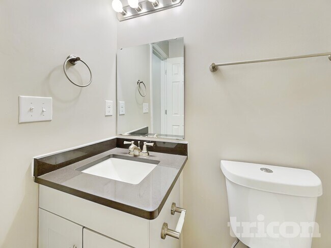 Building Photo - 5020 Osage Cir