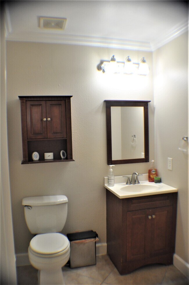 Building Photo - 9503 Deep Valley Dr