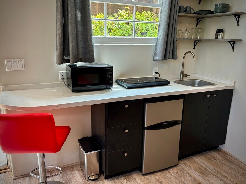 Building Photo - 3746 Lankershim Blvd