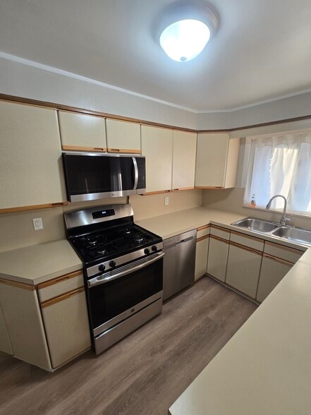 Building Photo - 1926 Guy Way