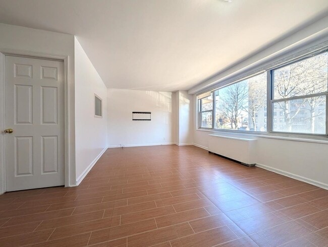 Building Photo - 225 ST PAUL Ave