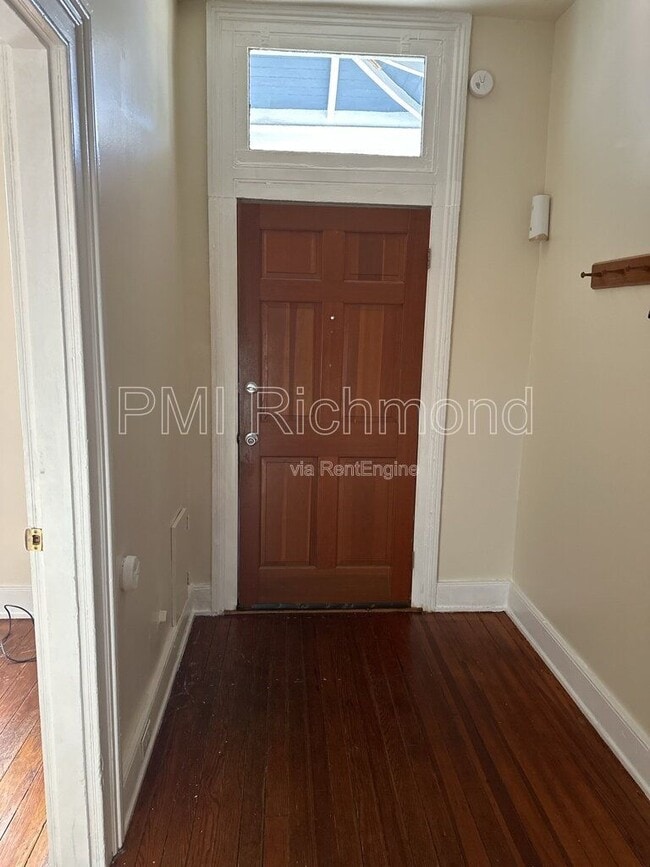 Building Photo - 413 S Laurel St