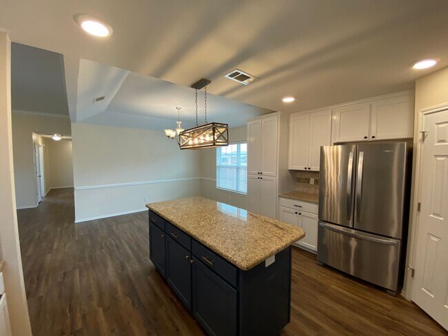 Building Photo - 5002 Scarlet Oak Dr