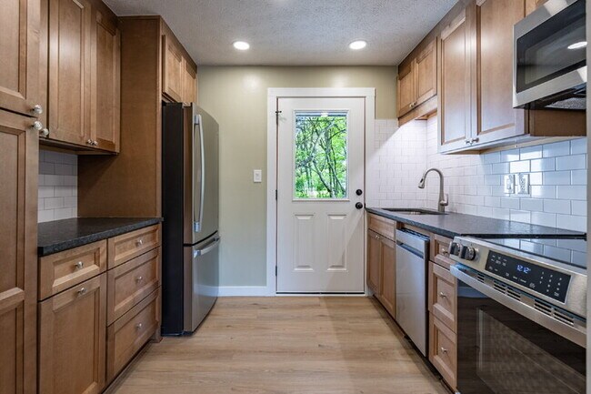 Building Photo - 60 W Main St