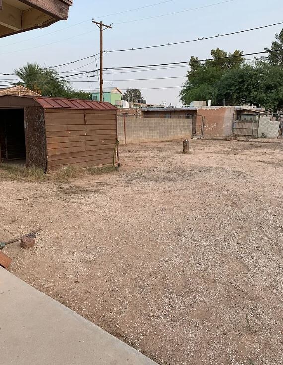 Building Photo - 2115 E 18th St