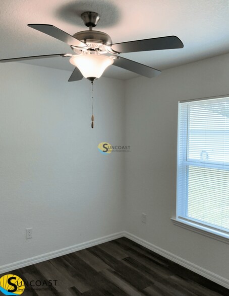 Building Photo - 8 Hemlock Cir Ln