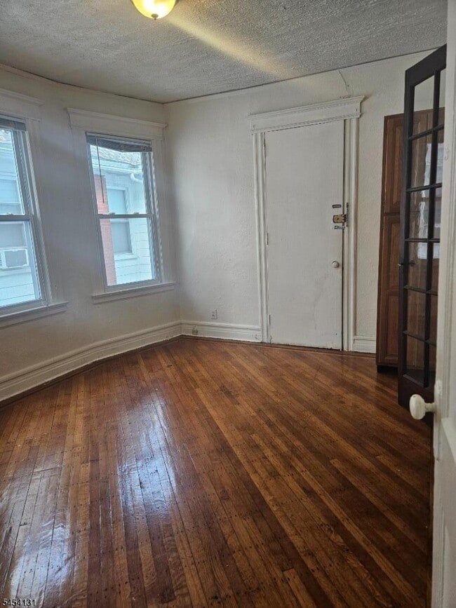 Building Photo - 275 S Burnet St