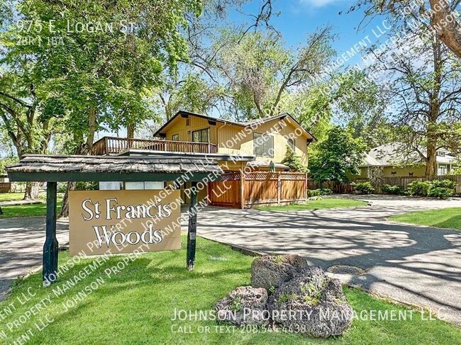 Primary Photo - 975 E Logan St