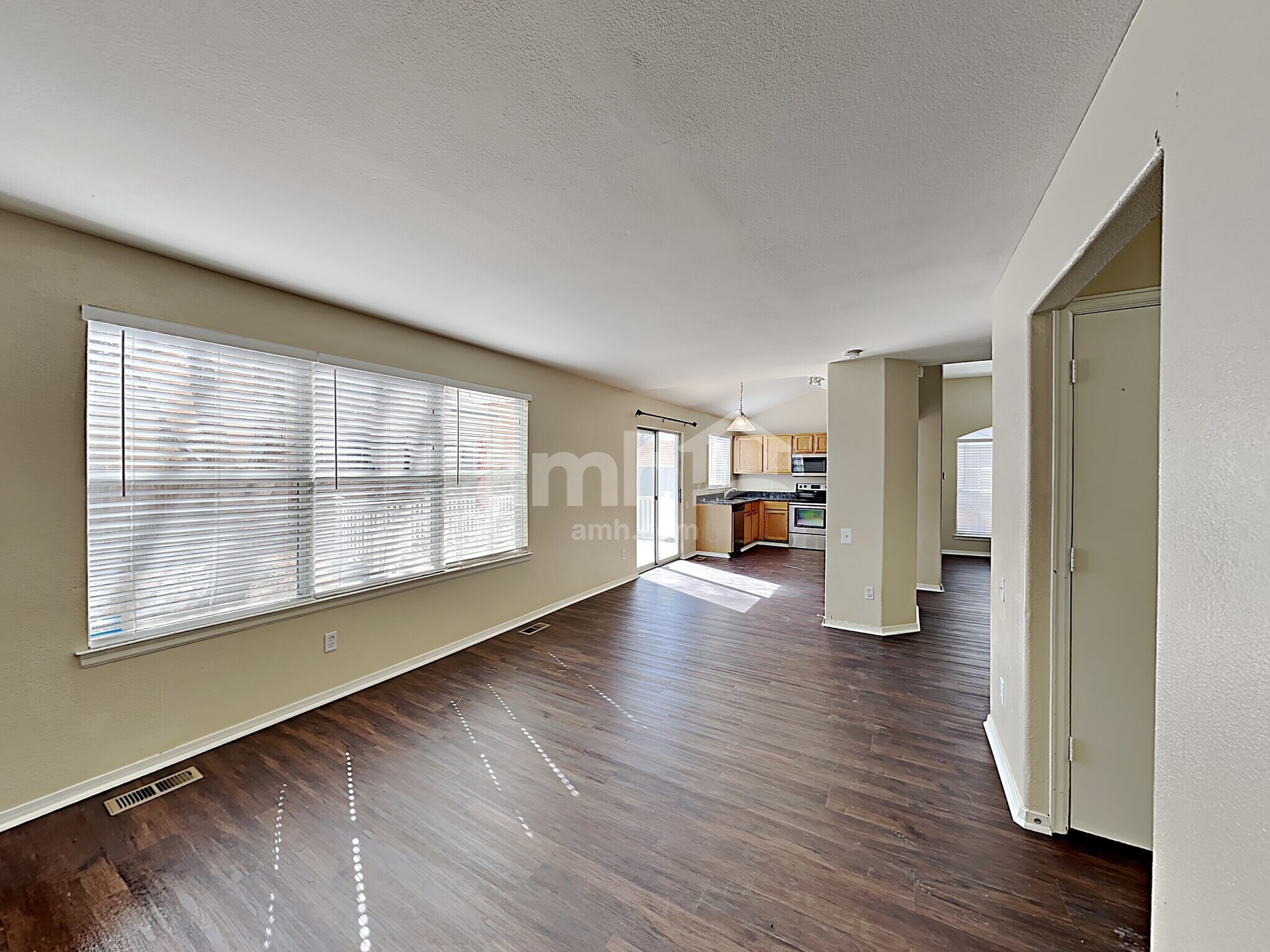 Building Photo - 2768 S Cathay Ct