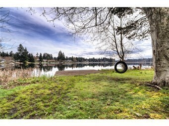 Building Photo - 2 Bed 2.5 Bath Townhouse with Lake access