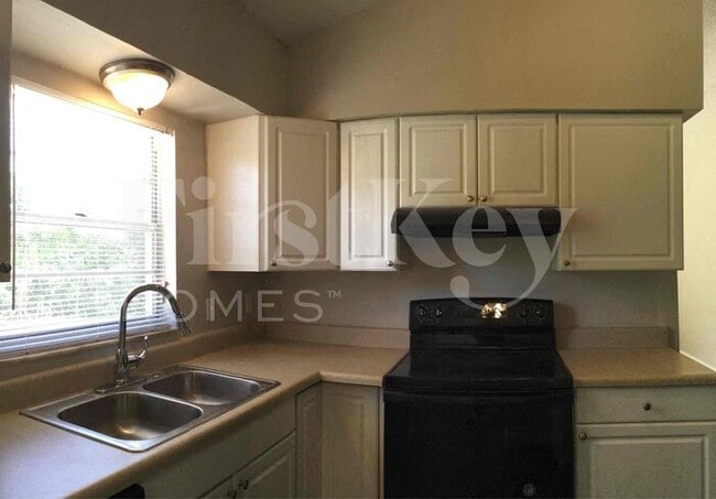 Building Photo - 649 Nardello Dr