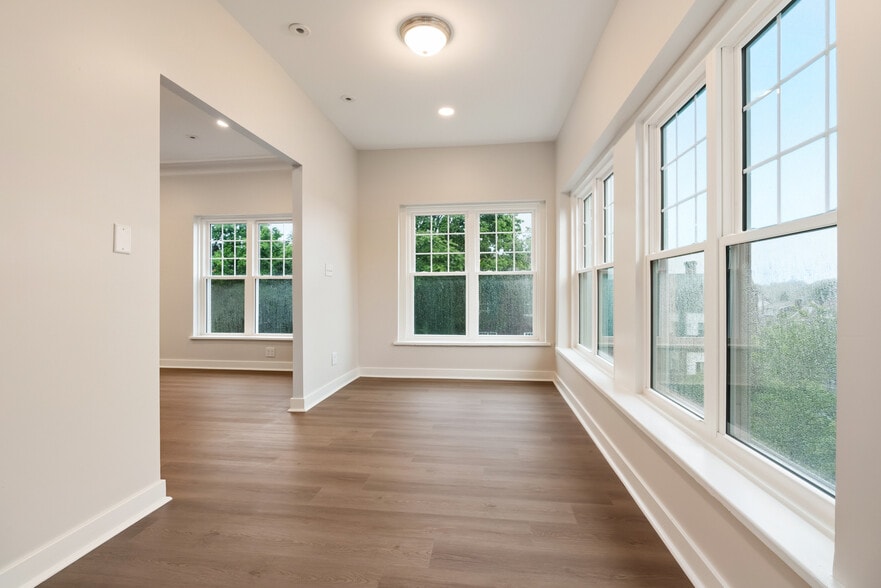 Sunroom - 2009 Wendover St