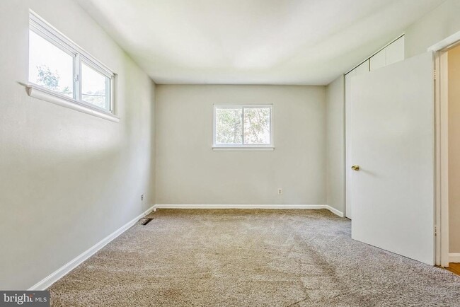 Building Photo - 1365 Rosanna Dr