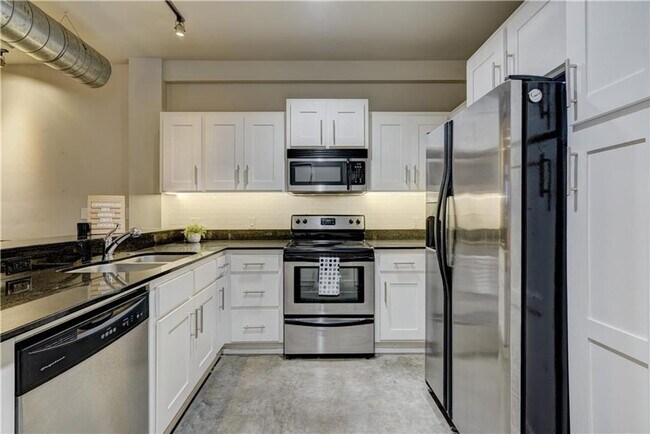 Building Photo - 1 NE 2nd St