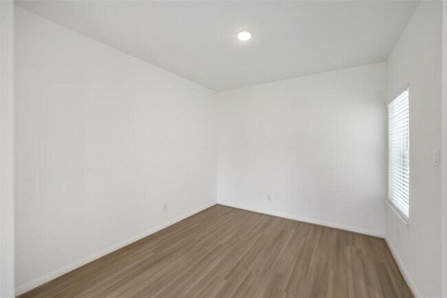 Building Photo - 11615 Moltere Dr