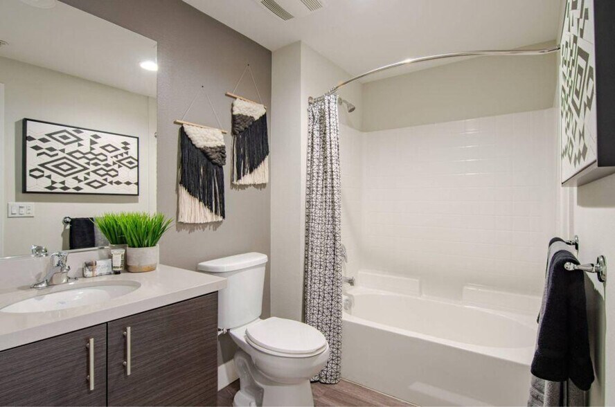 Building Photo - 8725 Ariva Ct