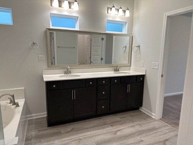 Building Photo - 5029 Castleoak Dr