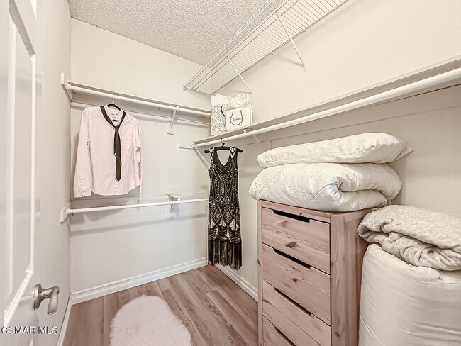 Building Photo - 5420 Sylmar Ave