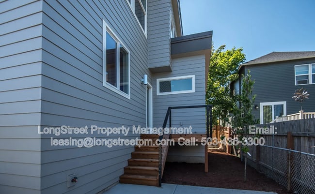 Building Photo - 3617 NE Webster St