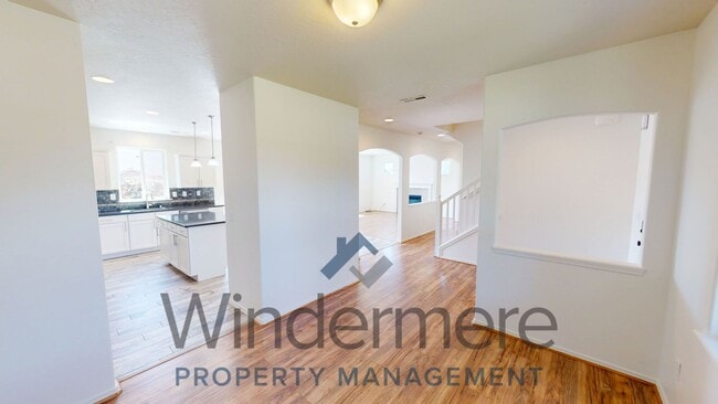 Building Photo - 229 Kokanee Ln