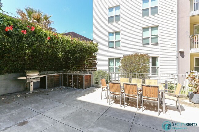 Building Photo - Bayview: Bi-Level 3 Bed 3 Bath w/ Parking,...