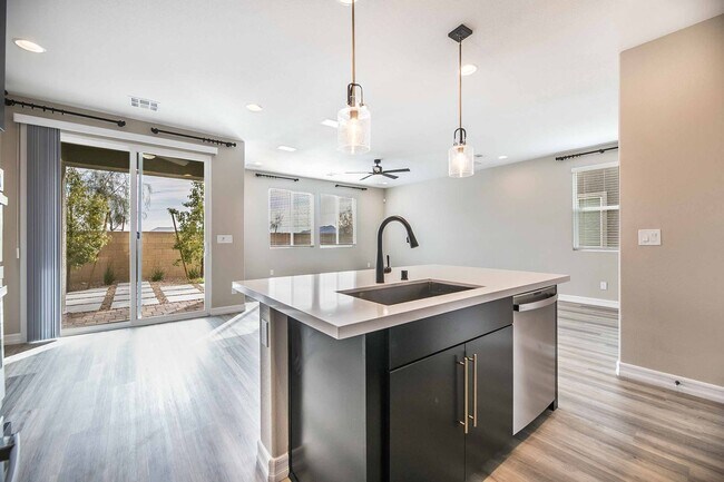 Building Photo - Stunning New 4 Bedroom Home for Rent!