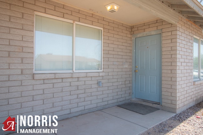 Building Photo - 9874 W Leander Dr