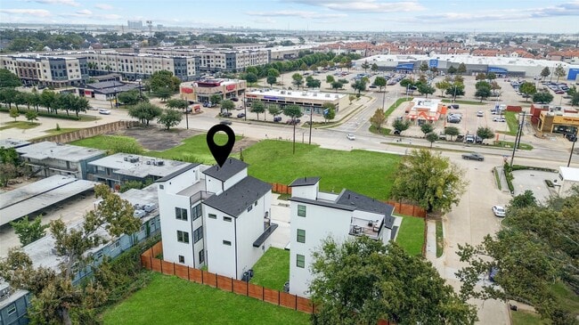 Building Photo - 6814 Hartland St