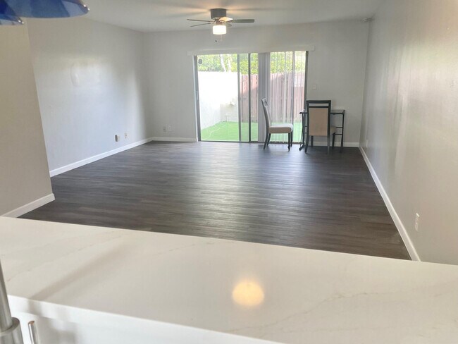 Building Photo - 2700 S Oakland Forest Dr