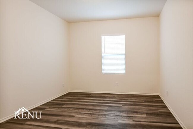 Building Photo - 5058 Firefly Hls