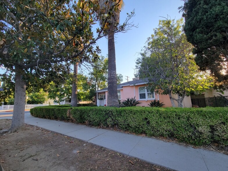 Building Photo - 6251 Canby Ave