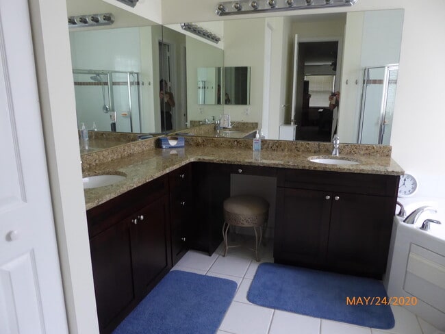 Building Photo - 552 Calamondin Way SW