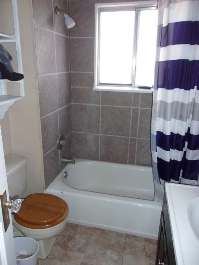 Building Photo - 234 W 400 N