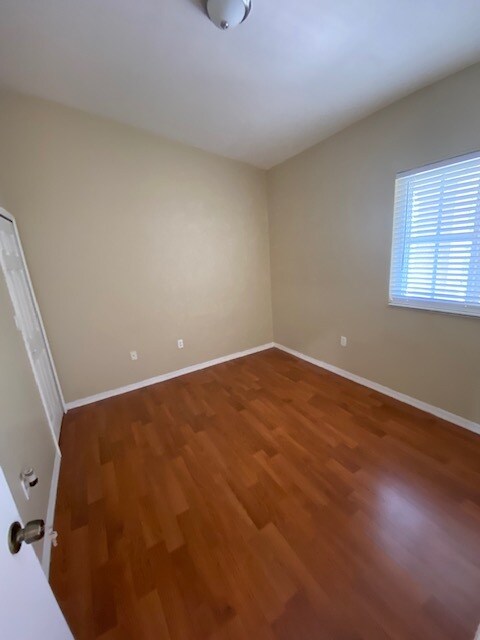 Building Photo - 2621 SE 12th Rd