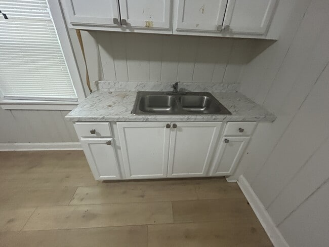 Building Photo - 3576 Fuller Rd