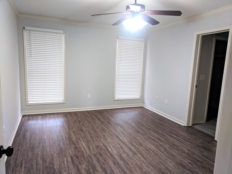 Building Photo - 506 Briars Bend