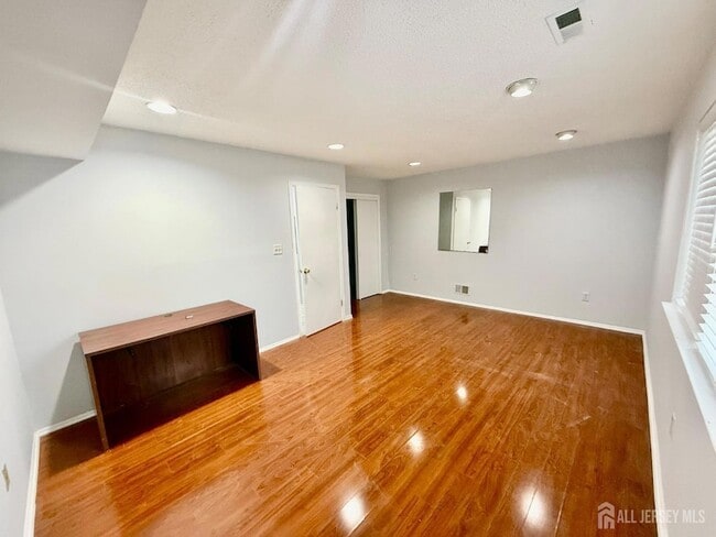 Building Photo - 1404 Edison Glen Terrace