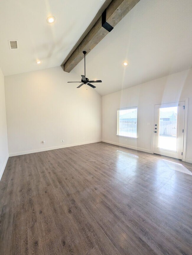 Building Photo - 2505 111th St